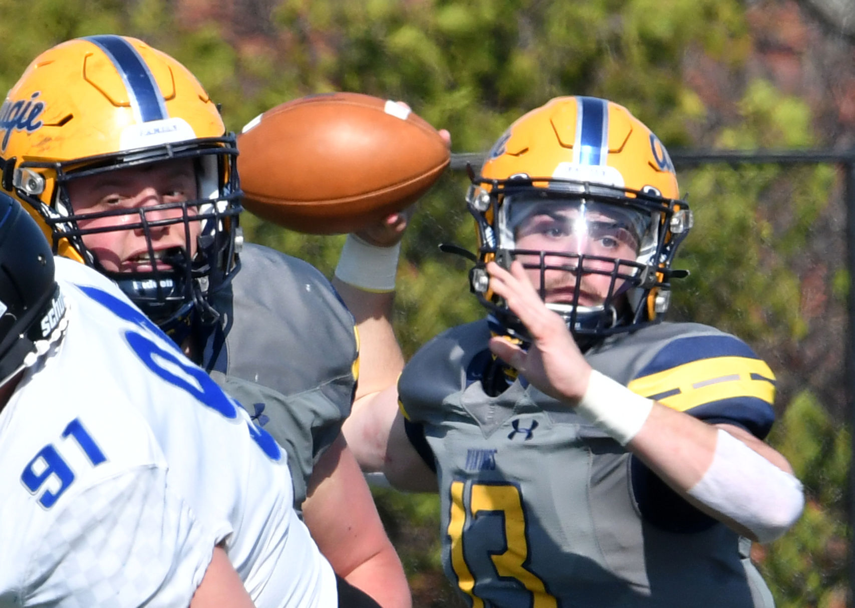 040321-qc-spt-augie football-129